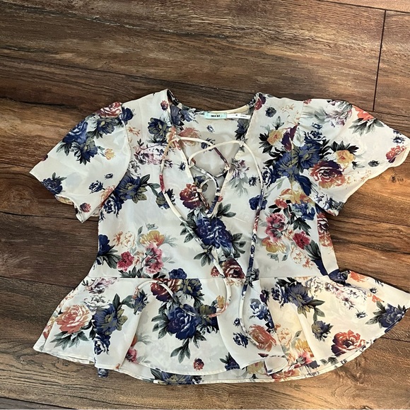 UO Kimchi Blue floral top - Picture 2 of 9